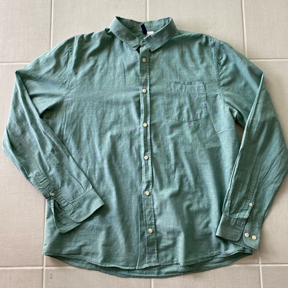 Men’s shirt size XL